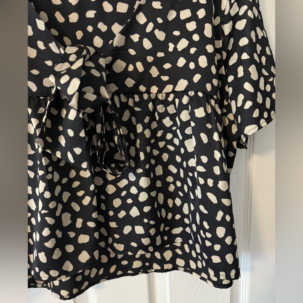 LOFT Size 20 Black & Tan Patterned Top 🖤 Cute Large Bow in Back - Picture 9 of 9